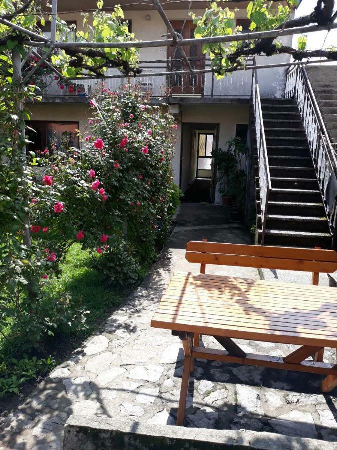Apartment Dejan Cetinje Exterior photo